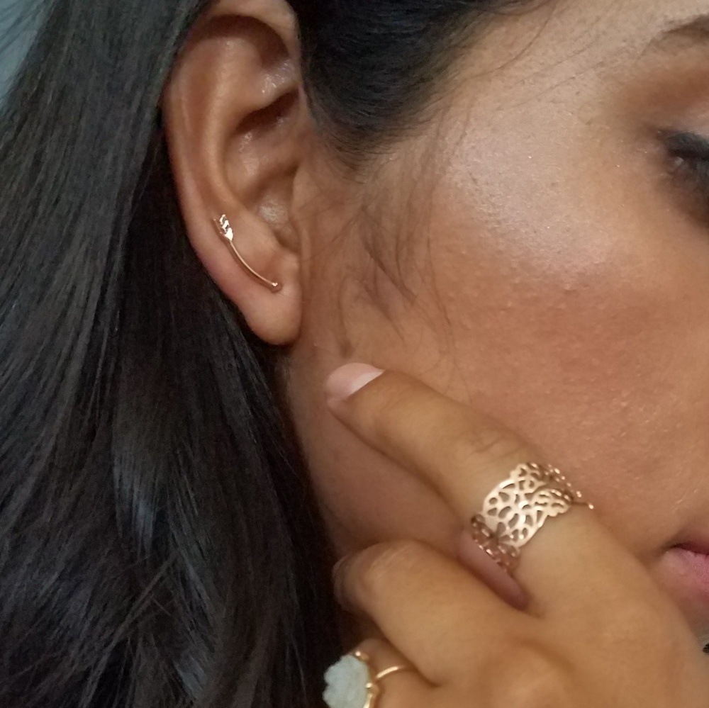 ROSE GOLD ARROW EARRINGS - Picture 3 of 3